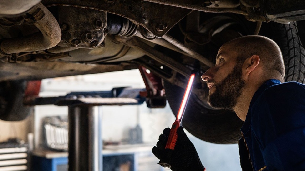 Gdje se nalazi broj šasije na automobilu?